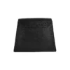 Notre petit sac à main ruban en cuir noir est parfait pour vous accompagner partout, de jour comme de nuit. Il dispose d'un compartiment spacieux avec une poche plate pour ranger vos petits accessoires. Le sac se porte de 3 façons différentes : en style pochette, à la main ou au coude, et en bandoulière. Avec sa fabrication italienne, vous pouvez être sûre de sa qualité. Son design sobre et élégant se marie facilement avec toutes vos tenues | Dovelya