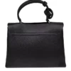 Ce sac à main en cuir sobre et élégant est un accessoire incontournable pour toutes les femmes. De taille moyenne, il offre de nombreux espaces de rangement. Avec son rabat sécurisé par un tourniquet, il dispose de deux compartiments distincts s'ouvrant par une fermeture à glissière. La bandoulière réglable et amovible offre un confort maximal et vous permet de le porter de différentes manières. Pour protéger le sac lorsque vous le posez, des clous sont placés en dessous. Ce sac à main est fabriqué en Italie | Dovelya